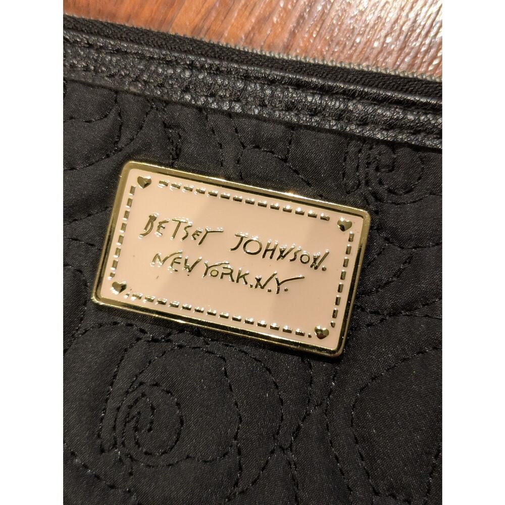 Y2K Betsey Johnson Black Quilted Floral Cosmetic Makeup Bag Pouch Gold Logo - Picture 2 of 7
